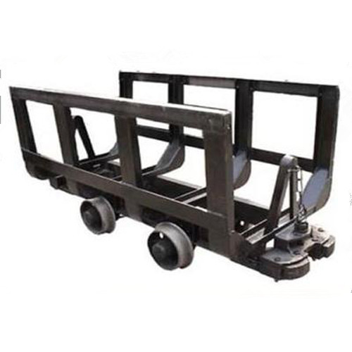 廠家生產(chǎn)礦用材料車(chē)、側(cè)卸式礦車(chē)，梭式礦車(chē)供應(yīng)
